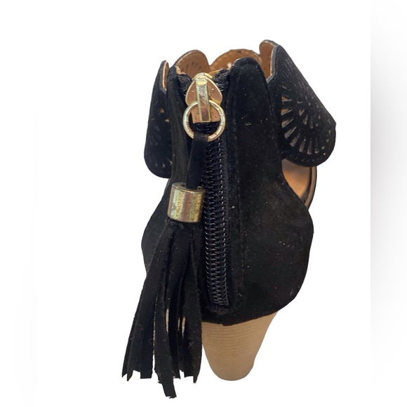 Qupid Velvet and Wood Heels Sandals - Picture 4 of 6